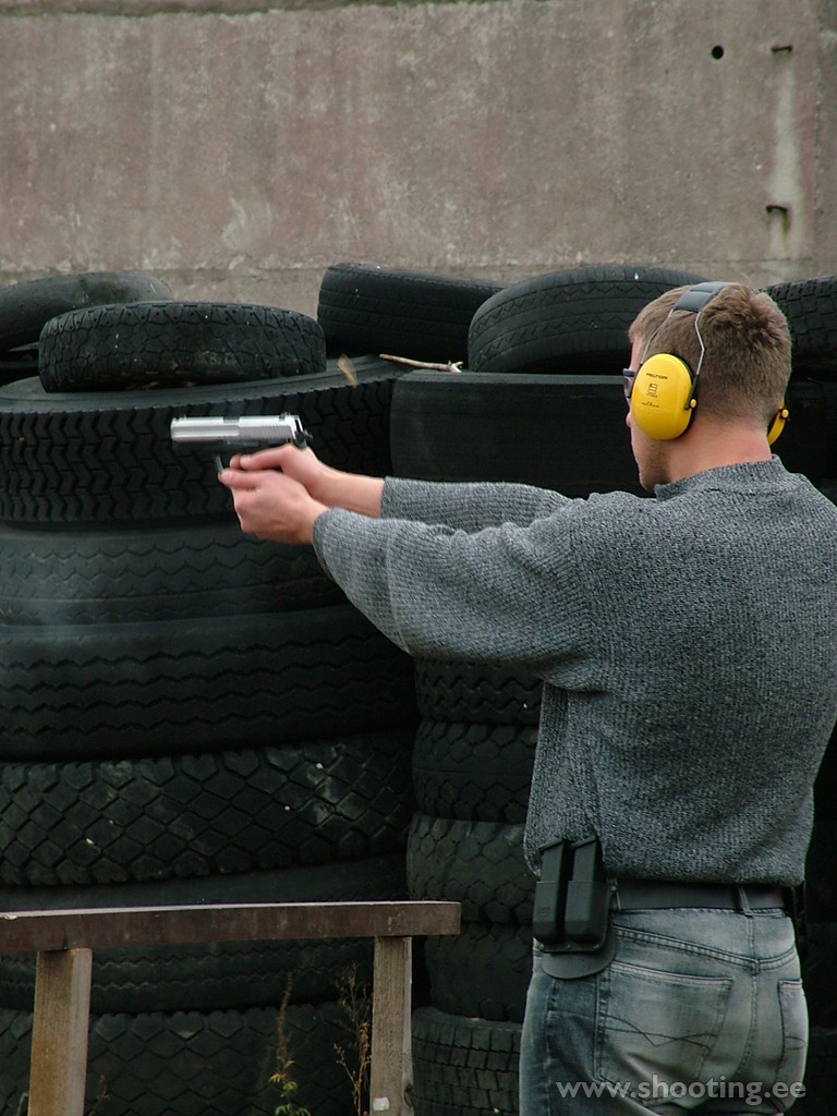 IPSC 20051016 tallinn sygis 2005 Aleksei Golikov